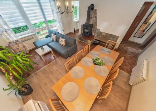 Miedzybrodzie Zywieckie House | Domek Maja-domek z kominkiem