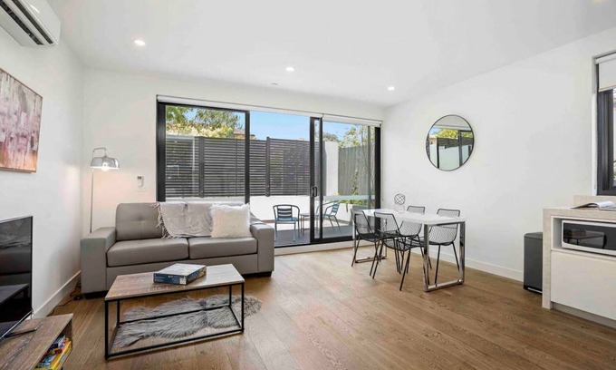 Caulfield North Apartment | Domi Rentals - The Balaclava Apartment