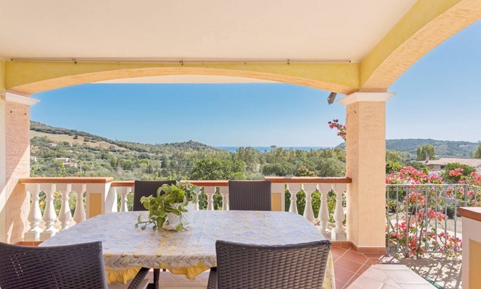 Tertenia Apartment | Domu Elgive first floor