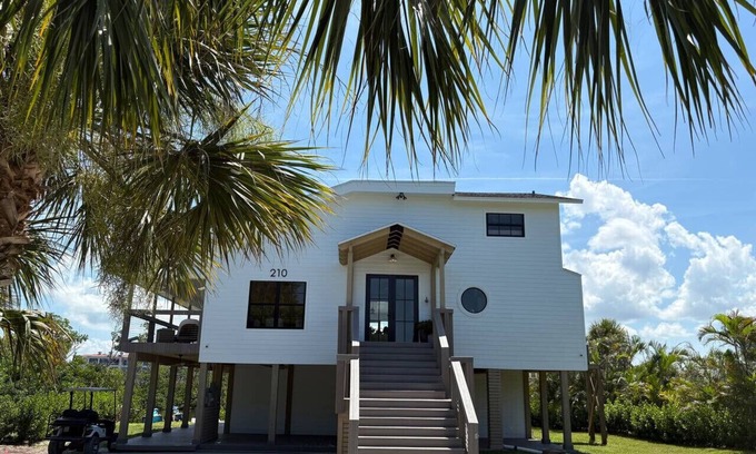 Palm Island Apartment | Don Pedro Island: Canal w. dock and 5-Min to Beach