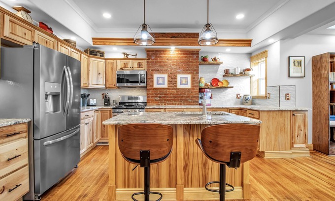 Front Park Apartment | Don't look.you'll fall in love!