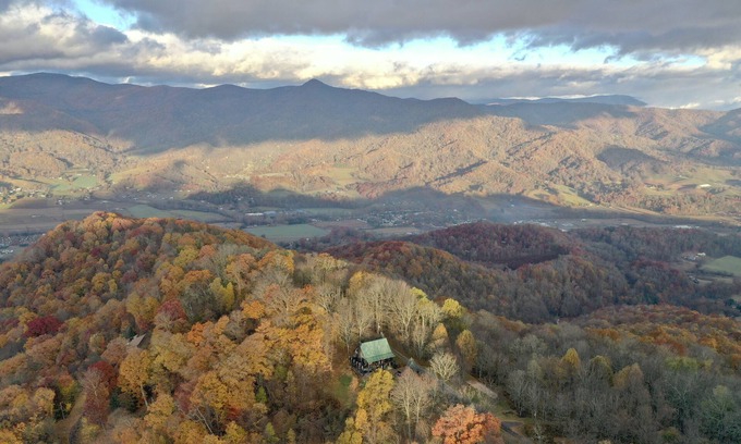 Waynesville Cabin | Don't Miss This View! Secluded Mountaintop Cabin- w/Hot tub & Shuffleboard