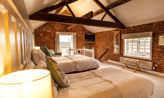 Castle Donington Hotel | Donington Park Farmhouse Hotel