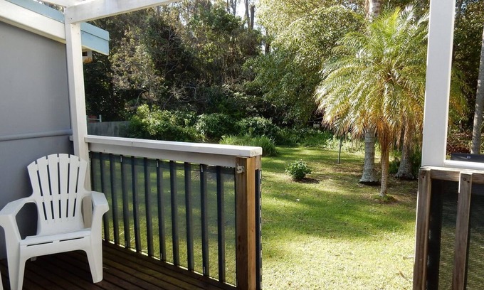 Mollymook Beach Apartment | Donlan's Beach Cottage - 85m to Mollymook Beach