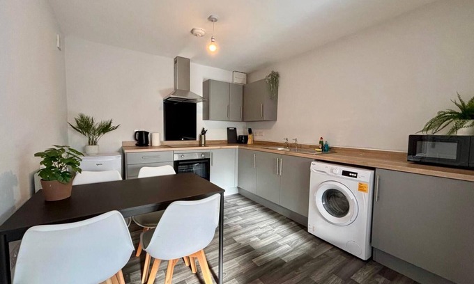 Donnington Apartment | Donnington Apartments - Studio 4