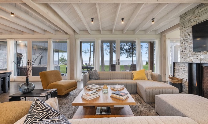 Algoma House | Door County