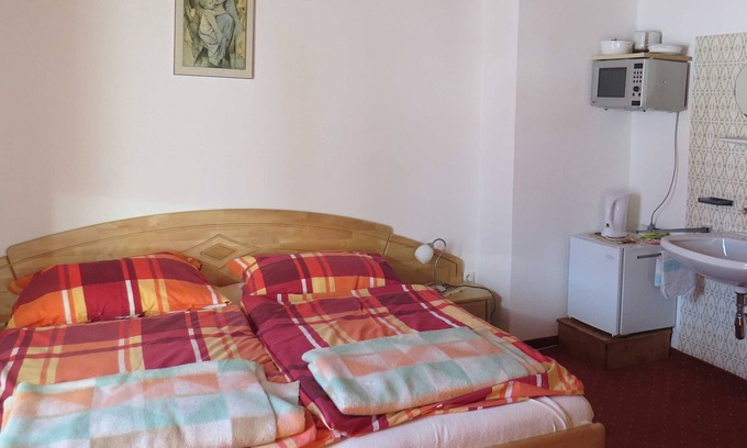 Abtenau Apartment | Doppelzimmer 1 - Biohof Haus Wieser