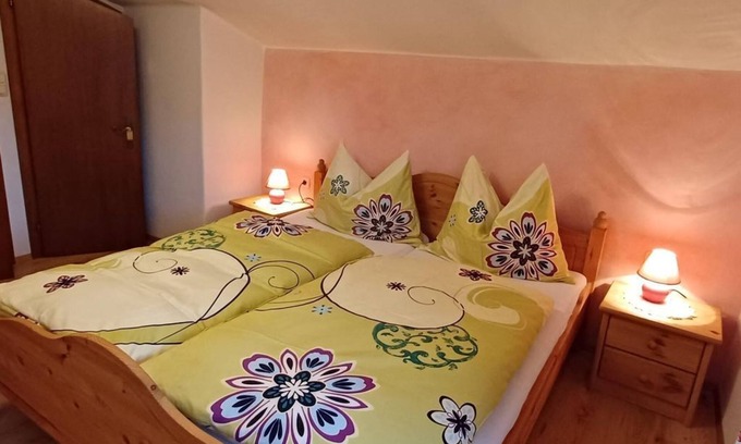Rauris Other | Doppelzimmer 5 , Dusche, WC, Balkon - Bruderhof