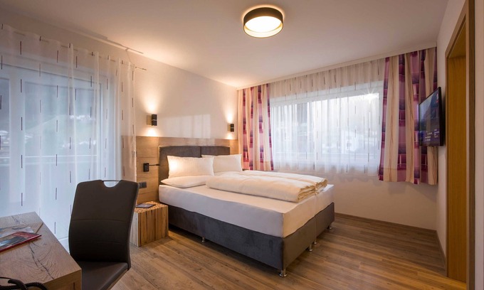 Kaltenbach Apartment | Doppelzimmer Hochzillertal 4 - Aparthotel Alptirol