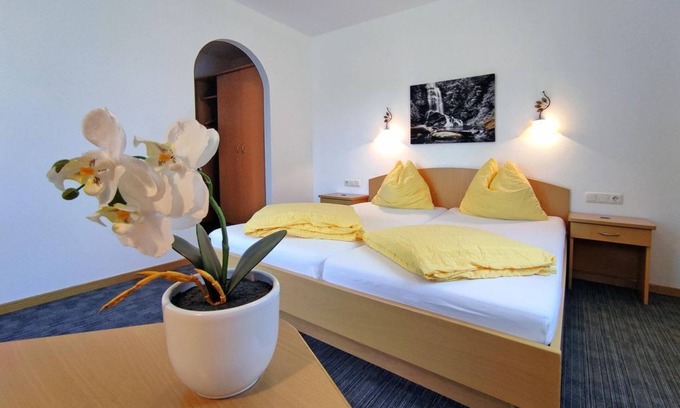 Fusch an der Grossglocknerstrasse House | Doppelzimmer Kat. A - Wasserfall, Hotel