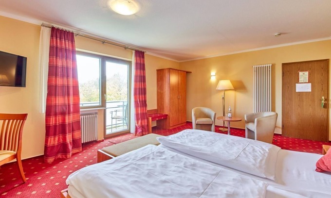 Kueser Plateau House | Doppelzimmer Komfort - Hotel-Café Ernst