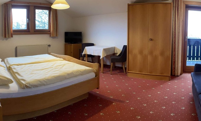 Attersee Apartment | Doppelzimmer Mansarde - Hotel Hemetsberger