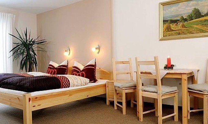Rehefeld-Zaunhaus Apartment | Doppelzimmer mit Aufbettung im Gästehaus - Gästehaus Ihle - Ferienwohnungen & Appartements
