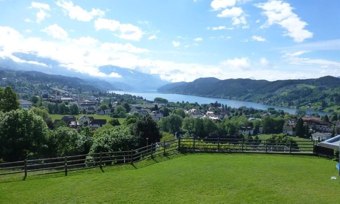 Seeboden Bed & Breakfast | Doppelzimmer mit Balkon und Seeblick - Pension Paßler