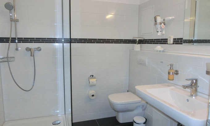 Lutten Klein Cottage | Doppelzimmer Standard Plus - Gästehaus Rostock