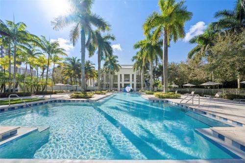 Doral Apartment | Doral Pool 1107 by Wave Properties