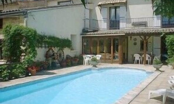 Villefranche-de-Lonchat House | Dordogne, near St Emilion-beautifully restored 18c village house+heated pool.