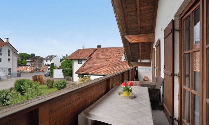 Furstenfeldbruck District Apartment | ‘Dorfidyll’ holiday flat with balcony in the middle of the idyllic countryside of Jesenwang