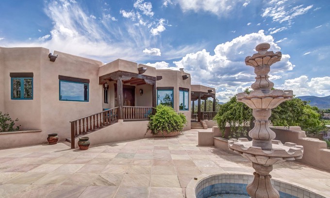 Santa Fe House | Dorthia Garden Retreat & Views | Stunning 360 View