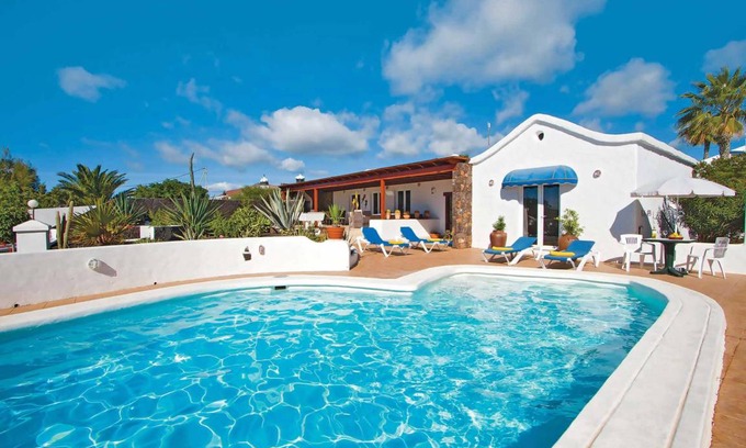 Los Mojones Villa | Dos Piedras, Amazing villa in Puerto del Carmen w/