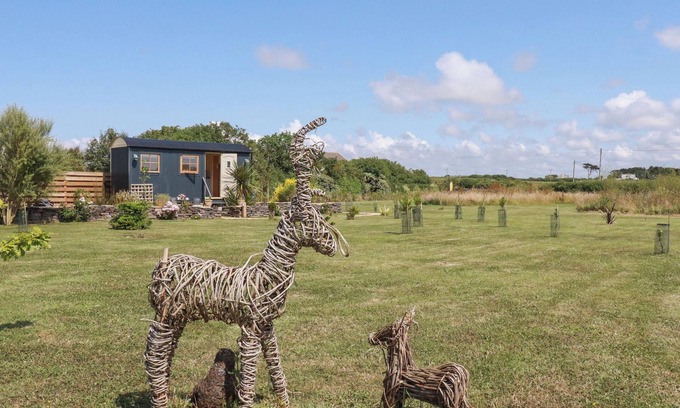 Wadebridge Cottage | Dot May