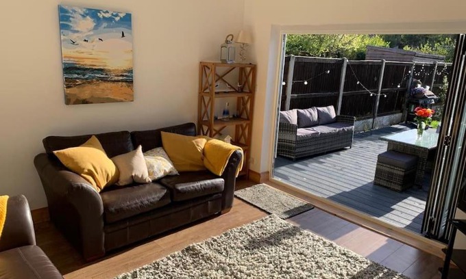 Whitstable House | Dot's Escape - 2 bed bungalow.