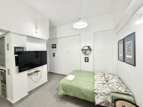 Old North Apartment | Dotan's Place By The Beach!
