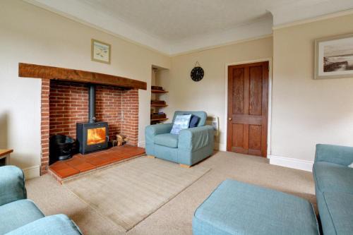 Holt House | Dottys Cottage