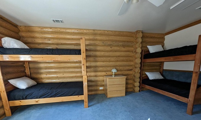 Hot Springs Cabin | Double Bunkbeds in Rustic Cabin - Room 225