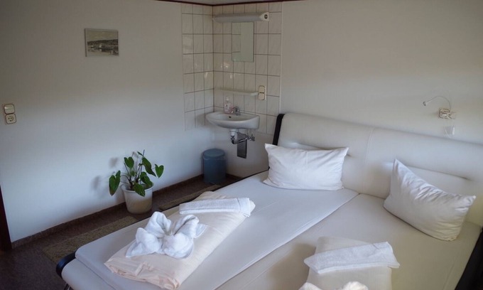 Leipziger Vorstadt Apartment | Double cabin on a residential ship
