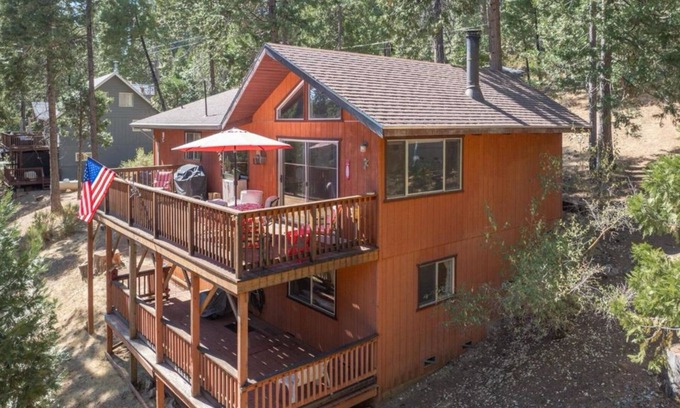 Arnold Cabin | Double Decker Cabin Retreat – Peaceful Getaway in Arnold