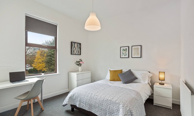 West Bridgford Apartment | Double En-Suite Room with Free Parking and Wi-Fi