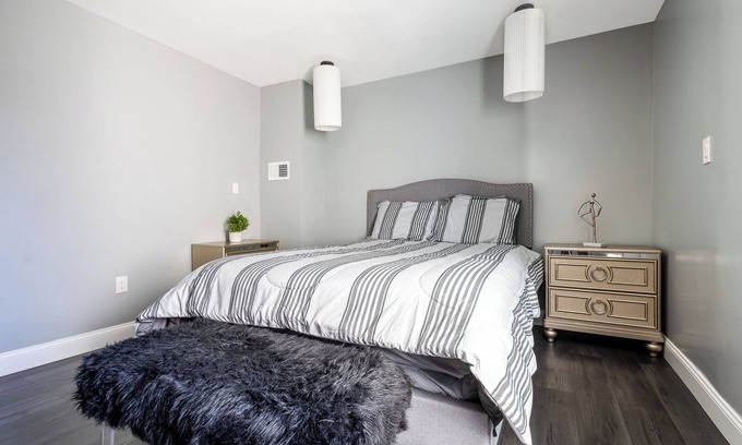 Niagara Falls House | Double House Rental – 11Br Perfect For Big Groups