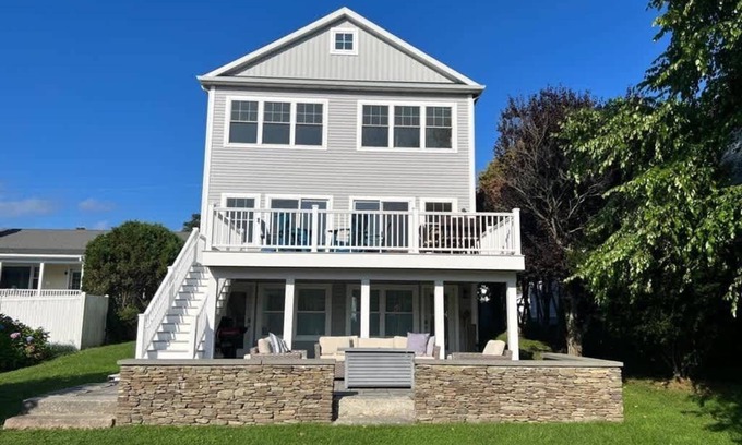 Easton's Point House | Double lot walk to beach 5 bed 7 bath, large yard
