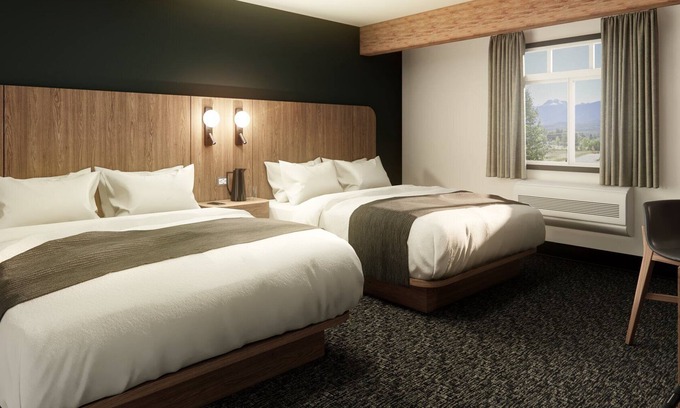 Revelstoke Hotel | Double Queen Suite Pet Friendly