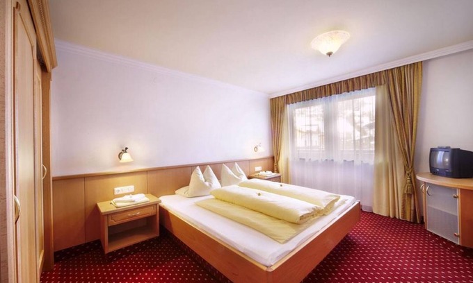 Bramberg am Wildkogel Apartment | Double room "Granat" - Tauernblick, Emerald Hotel