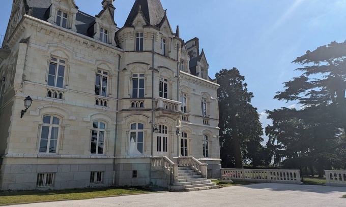 Saint-Saturnin-sur-Loire House | Double room in Château outbuilding with view of the Loire River