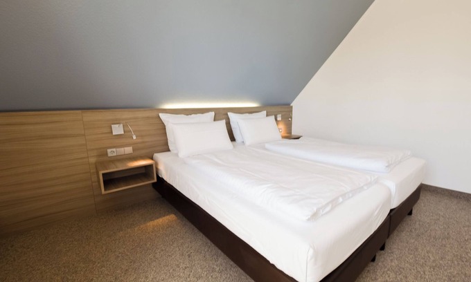 Dorumer Neufeld Apartment | Double room 112. Modern design and close to the beach.
