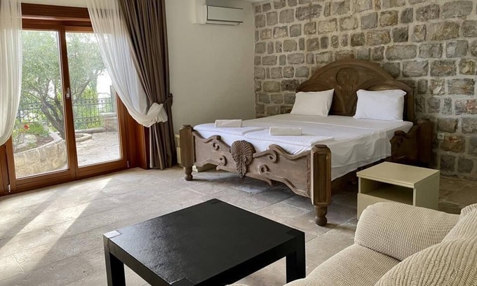Rezevici Apartment | Double room #1 w/shared pool @Pietra Mare Apts