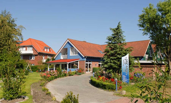 Esens Cottage | Double room Aal in the Hotel-Pension Altes Siel - Double room Aal with terrace