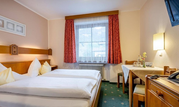 Maurach Cottage | Double room (16 m²) from 14 nights - Café & Restaurant Klingler