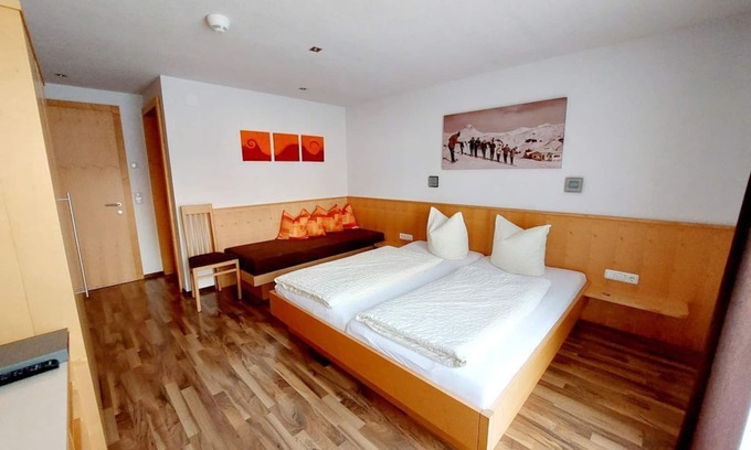 Damuels Apartment | Double room C (comfort on the first floor) - Hotel Garni Krumbach