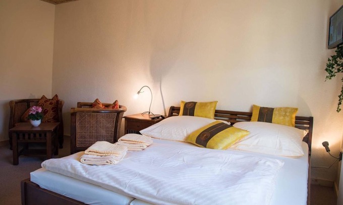 Bahretal Bed & Breakfast | Double room GAMRIG - WITH breakfast - - Pension Am historischen Kalkwerk