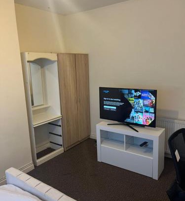 Wolverhampton House | double room in wolverhampton
