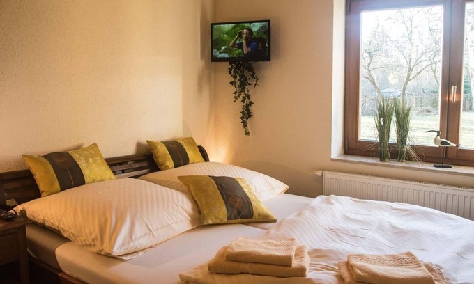 Bahretal Bed & Breakfast | Double room KÖNIGSTEIN - WITHOUT breakfast - - Pension Am historischen Kalkwerk