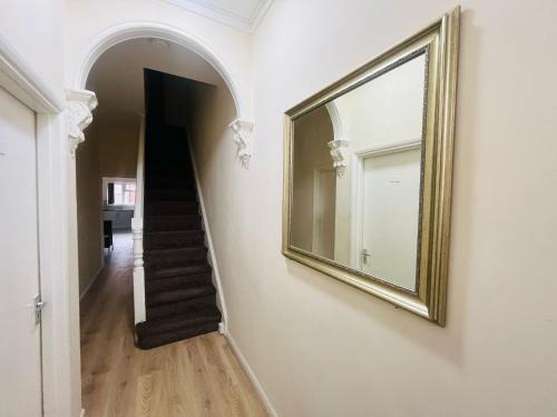 Nottingham House | Double Room Near Railway station & Football Ground 88