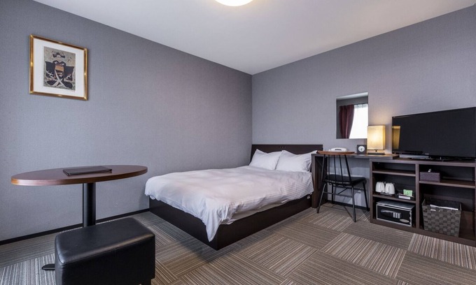 Higashiyama Hotel | Double Room River view