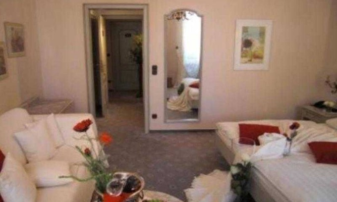 Michelstadt Hotel | Double Room, Room 1 - Hotel-Restaurant Drei Hasen