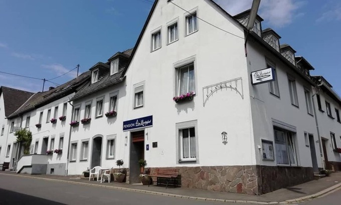Manderscheid Cottage | Double room shower/WC (1 person) - Pension am Lieserpfad