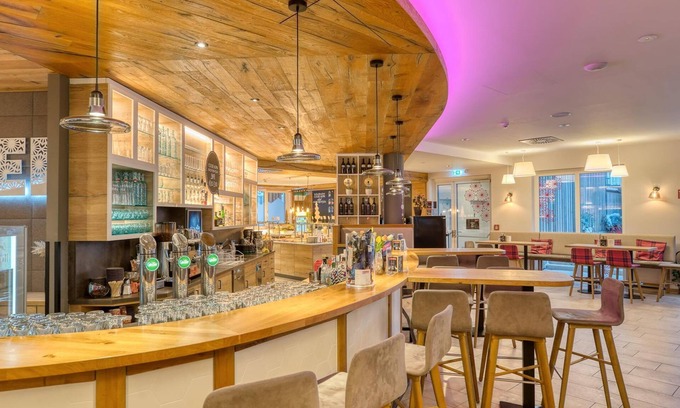 Bad Kleinkirchheim House | Double room standard barrier-free - COOEE alpin Hotel Bad Kleinkirchheim